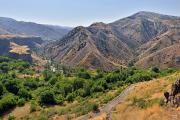 Montagnes arides de l'Arménie